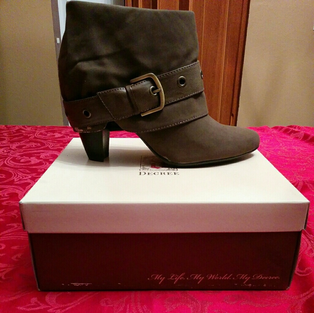 Decree booties